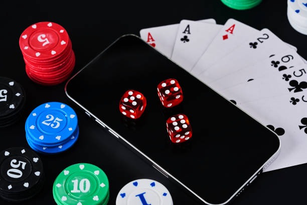 Tampilan antarmuka permainan Qiu Qiu di platform bosswin dengan kartu domino dan meja permainan